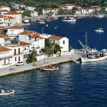 μπροστά στο ναυάγιο καλή τύχη