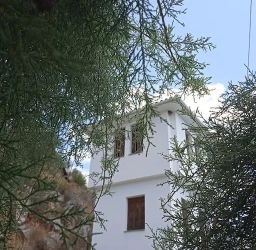 Casa de Férias μπροστά στο ναυάγιο καλή τύχη Tríkeri