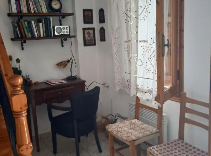 μπροστά στο ναυάγιο καλή τύχη *