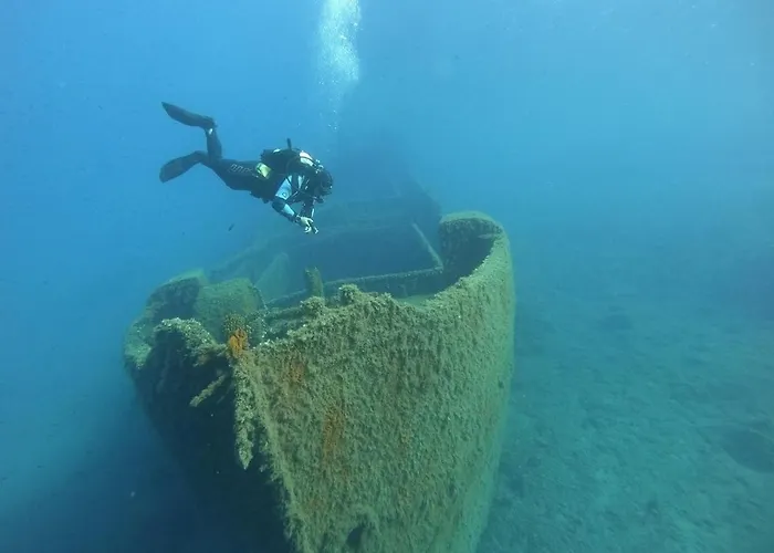 μπροστά στο ναυάγιο καλή τύχη * Tríkeri