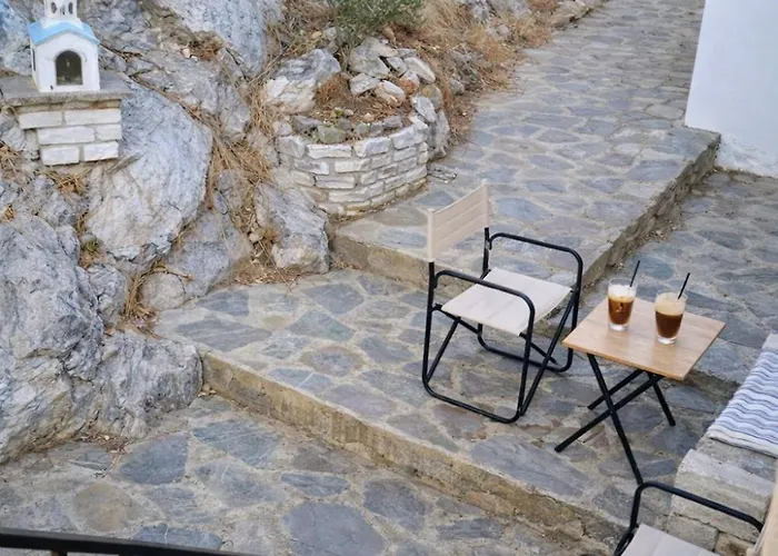 μπροστά στο ναυάγιο καλή τύχη *