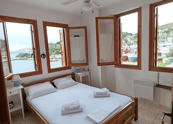 Hébergement de vacances μπροστά στο ναυάγιο καλή τύχη Tríkeri