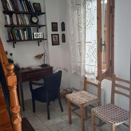 μπροστά στο ναυάγιο καλή τύχη *