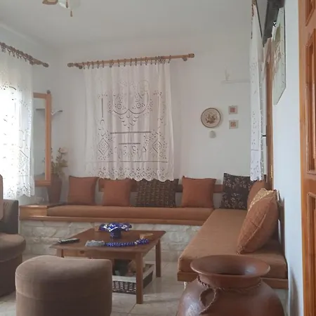 μπροστά στο ναυάγιο καλή τύχη *