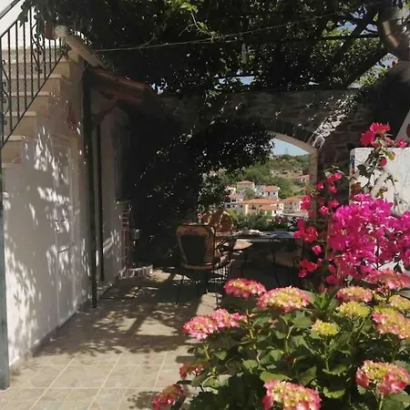 σπίτι με απεριόριστη θέα Tríkeri