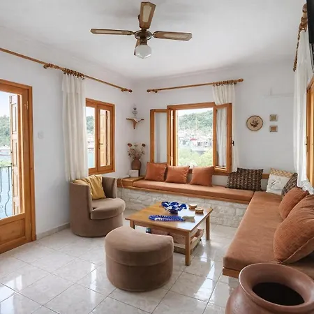 μπροστά στο ναυάγιο καλή τύχη Holiday home Trikeri