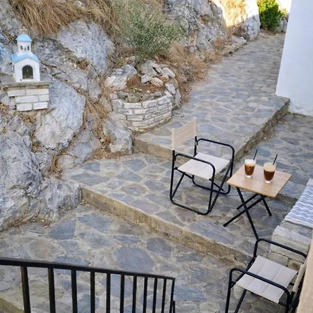 μπροστά στο ναυάγιο καλή τύχη *