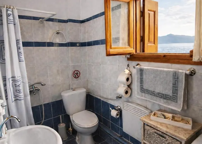 度假居 μπροστά στο ναυάγιο καλή τύχη *